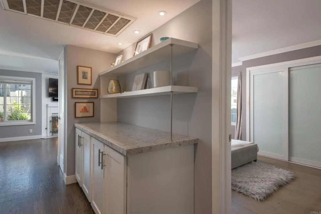 7553 La Jolla Boulevard