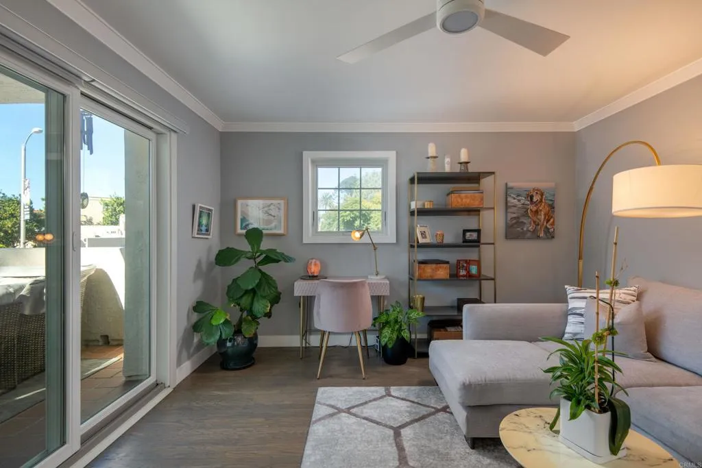 7553 La Jolla Boulevard