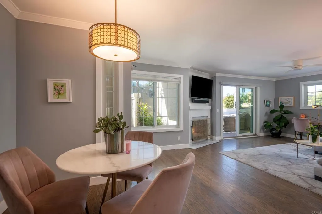 7553 La Jolla Boulevard