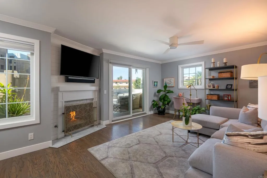7553 La Jolla Boulevard