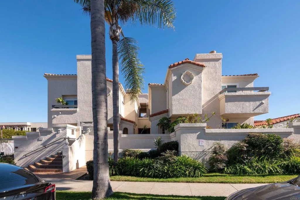 7553 La Jolla Boulevard