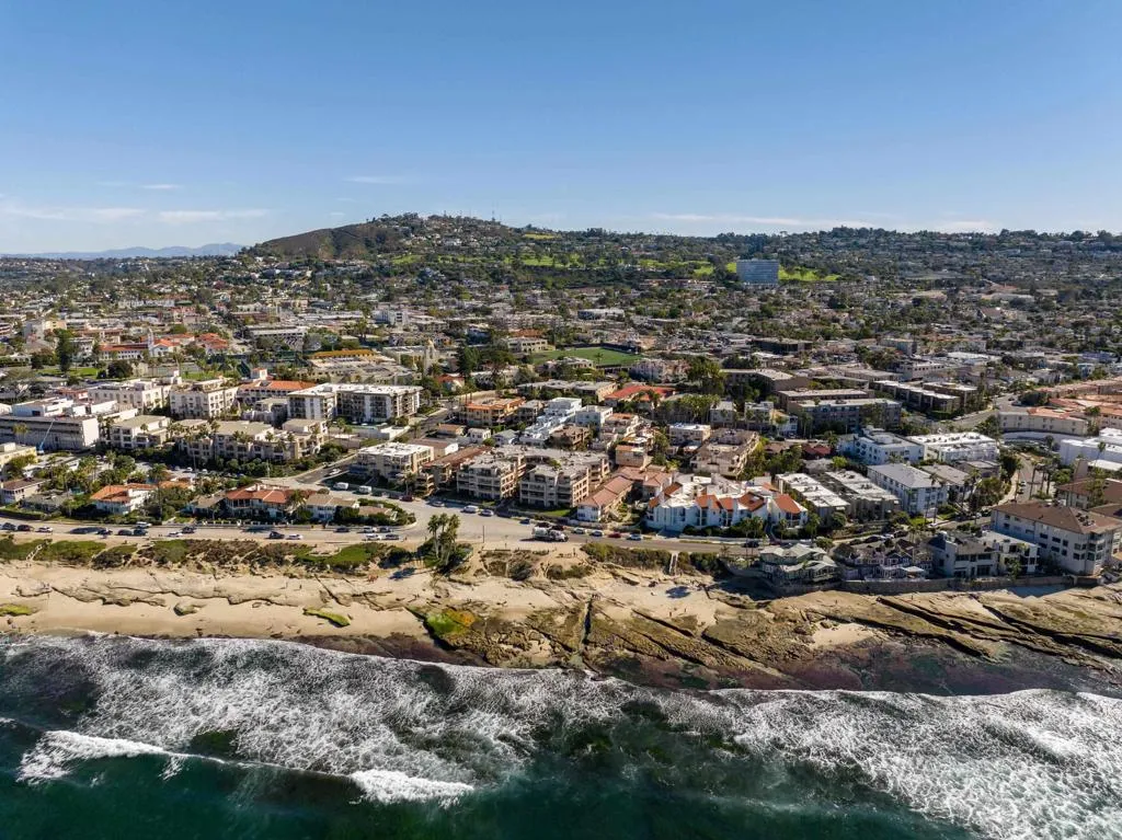 7553 La Jolla Boulevard