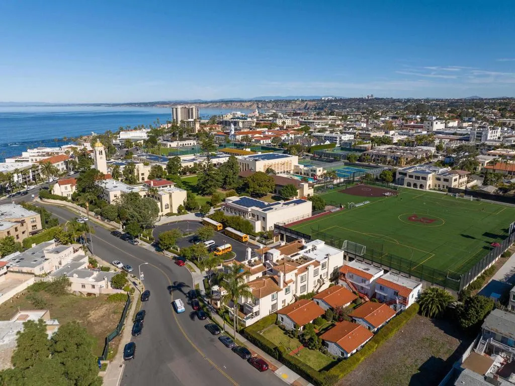 7553 La Jolla Boulevard