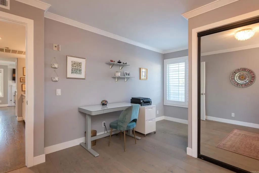 7553 La Jolla Boulevard