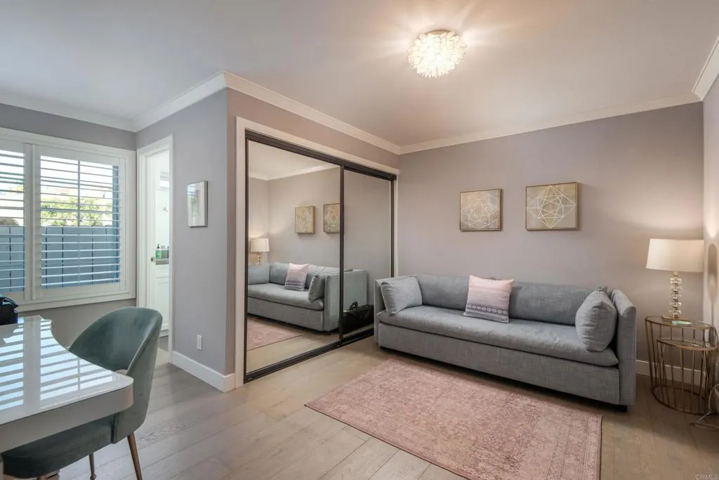 7553 La Jolla Boulevard