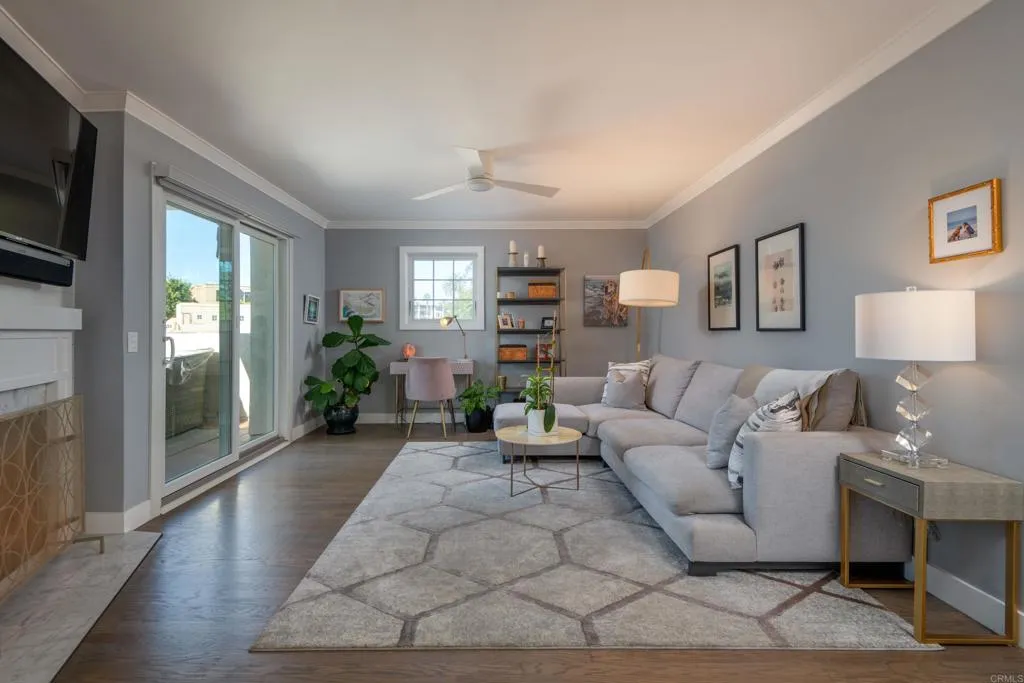 7553 La Jolla Boulevard