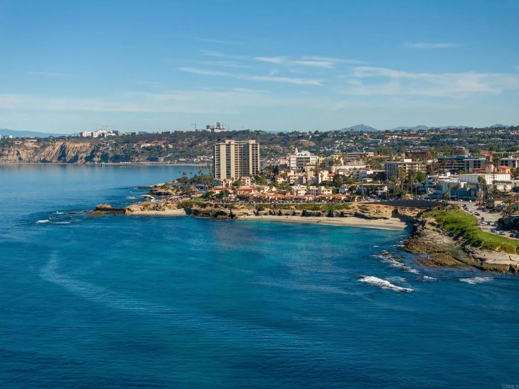 7553 La Jolla Boulevard