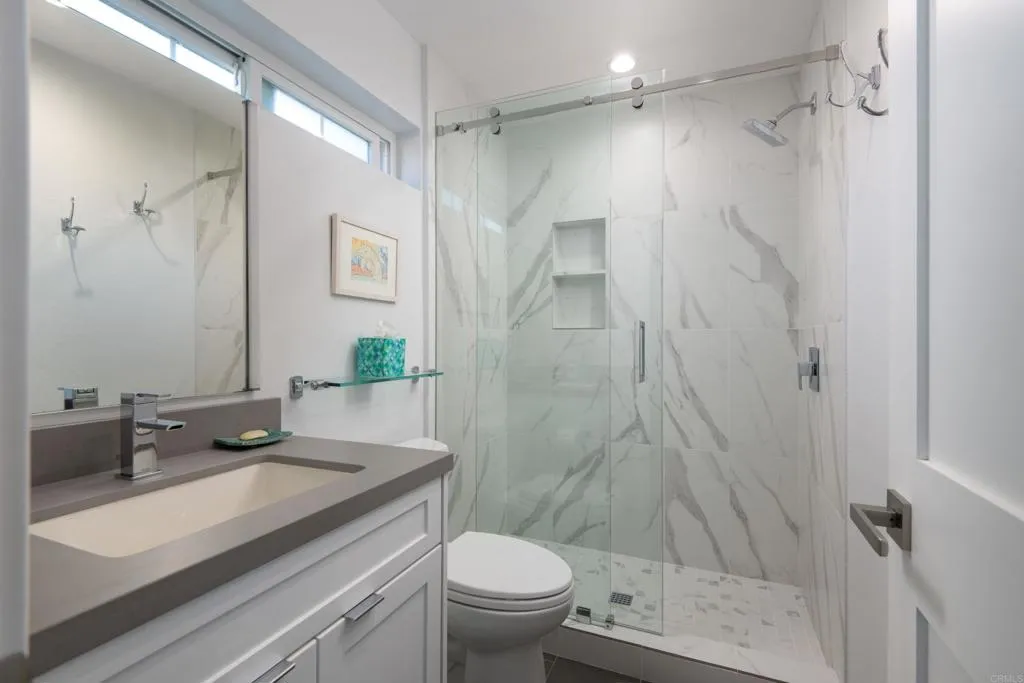 7553 La Jolla Boulevard