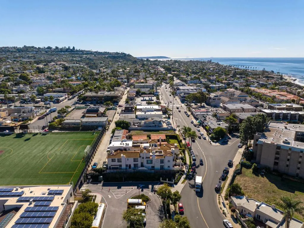 7553 La Jolla Boulevard