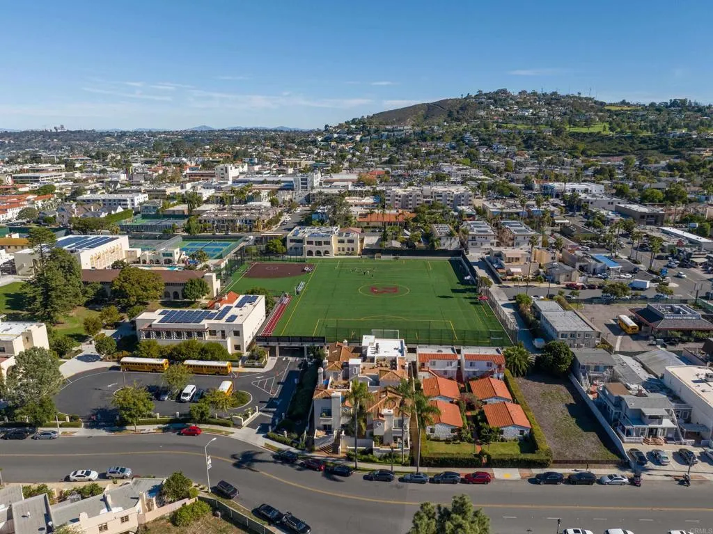7553 La Jolla Boulevard