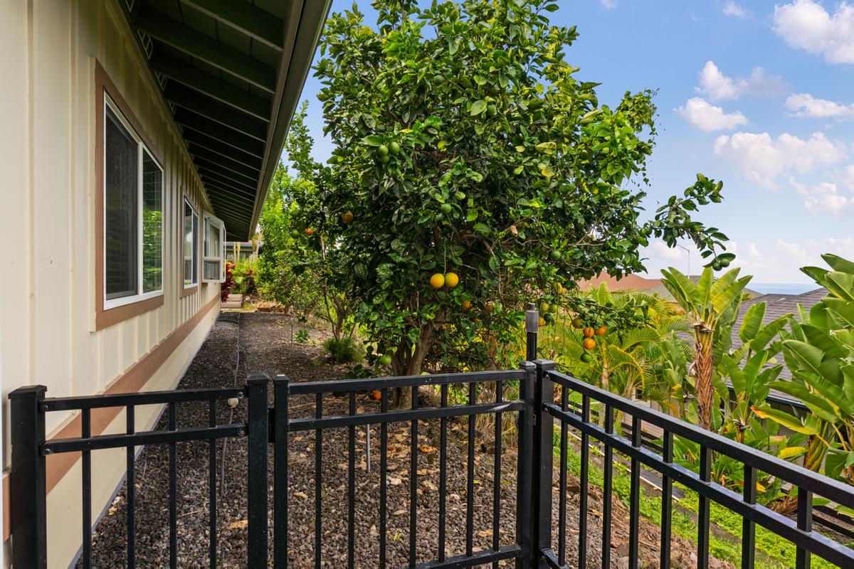 75-650 MEA LANAKILA ST