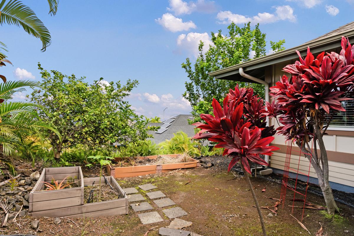 75-650 MEA LANAKILA ST
