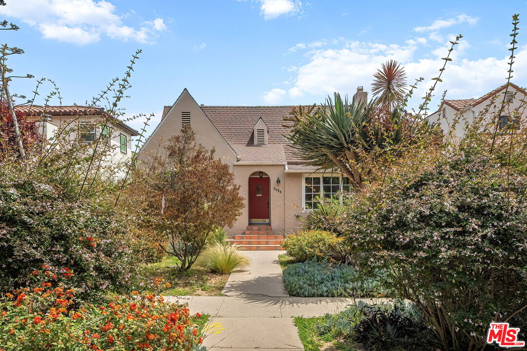 2558 Kelton Ave