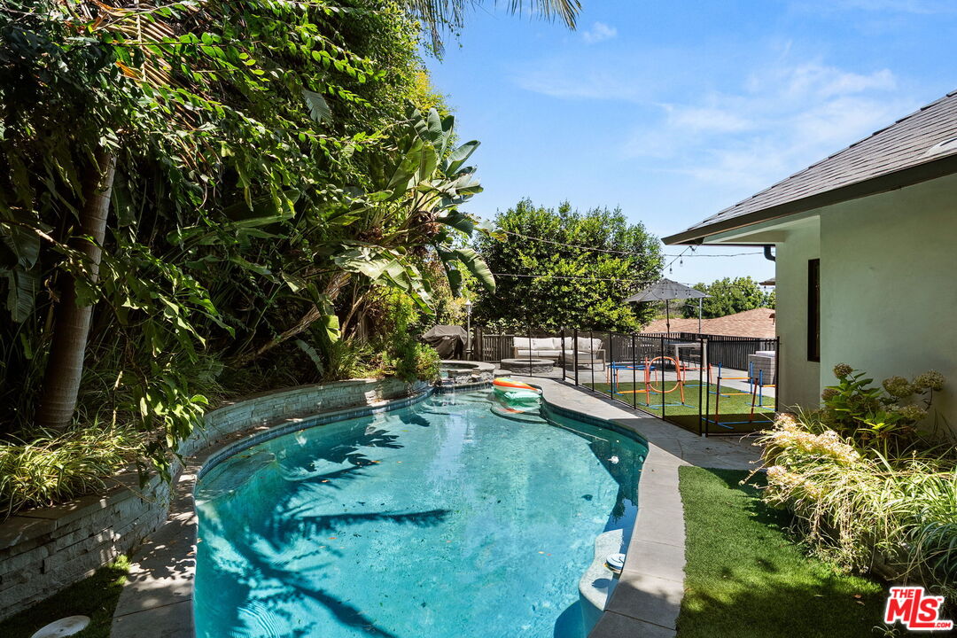 1839 Preuss Rd