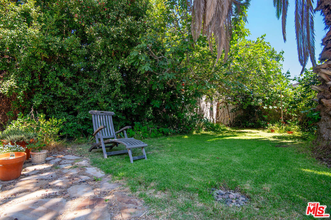 1726 S Sherbourne Dr