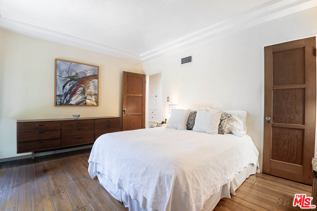 1726 S Sherbourne Dr