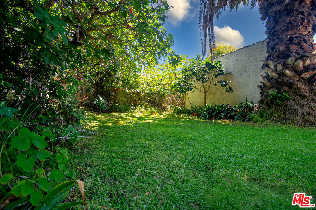 1726 S Sherbourne Dr