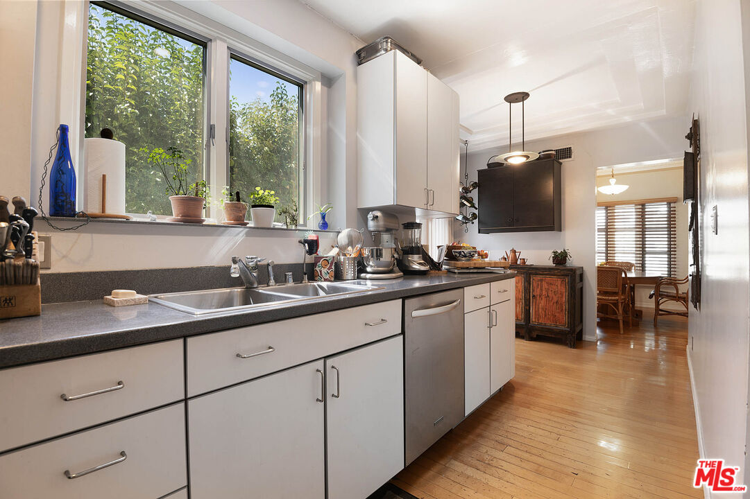 1726 S Sherbourne Dr