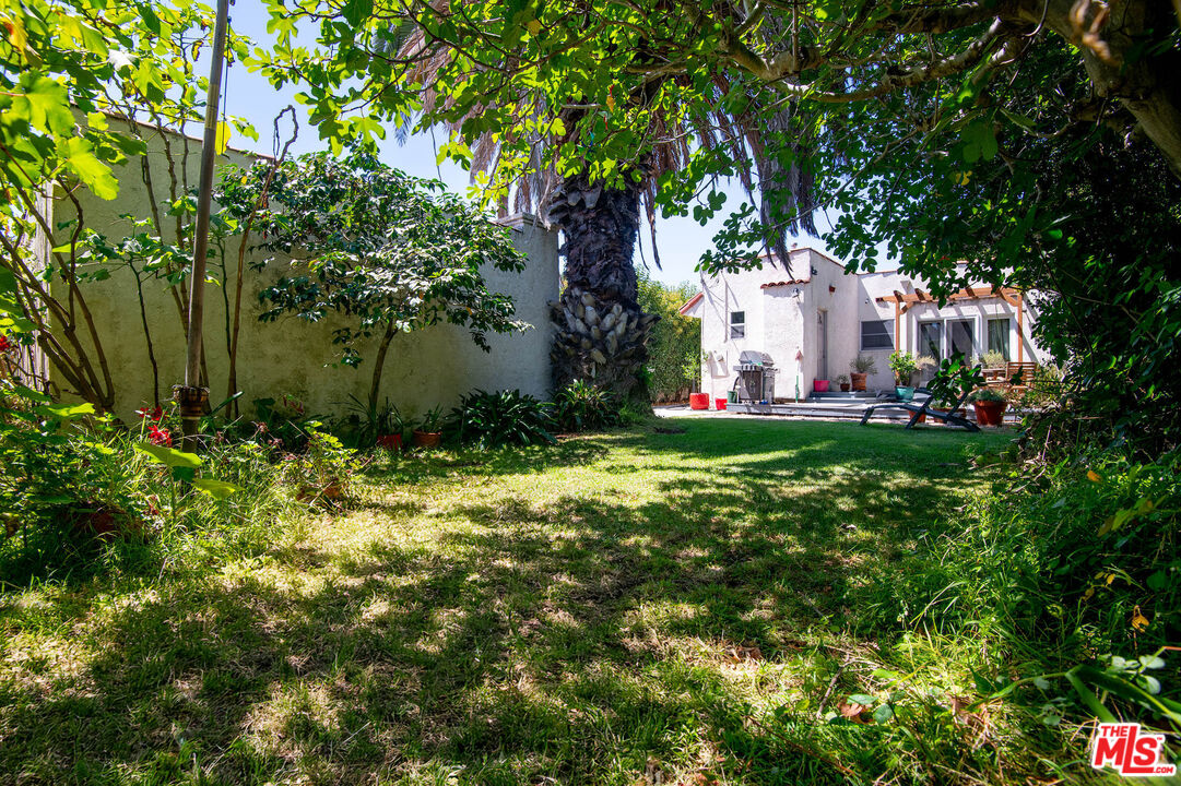 1726 S Sherbourne Dr