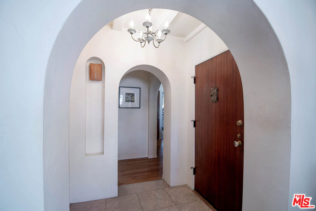 1726 S Sherbourne Dr