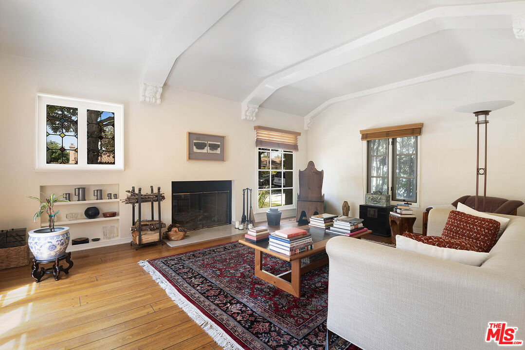 1726 S Sherbourne Dr