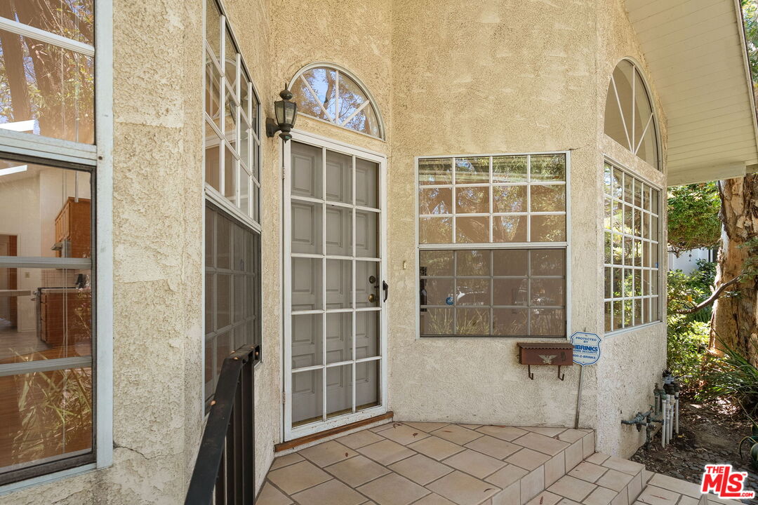 2534 Wellesley Ave