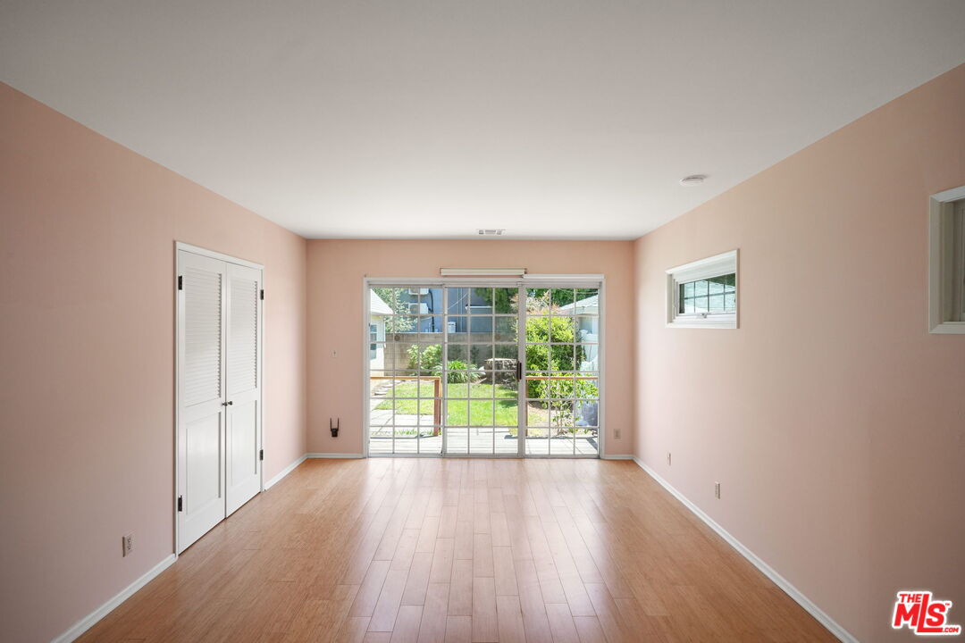 2534 Wellesley Ave