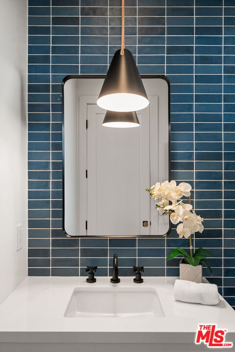 1823 S Shenandoah St