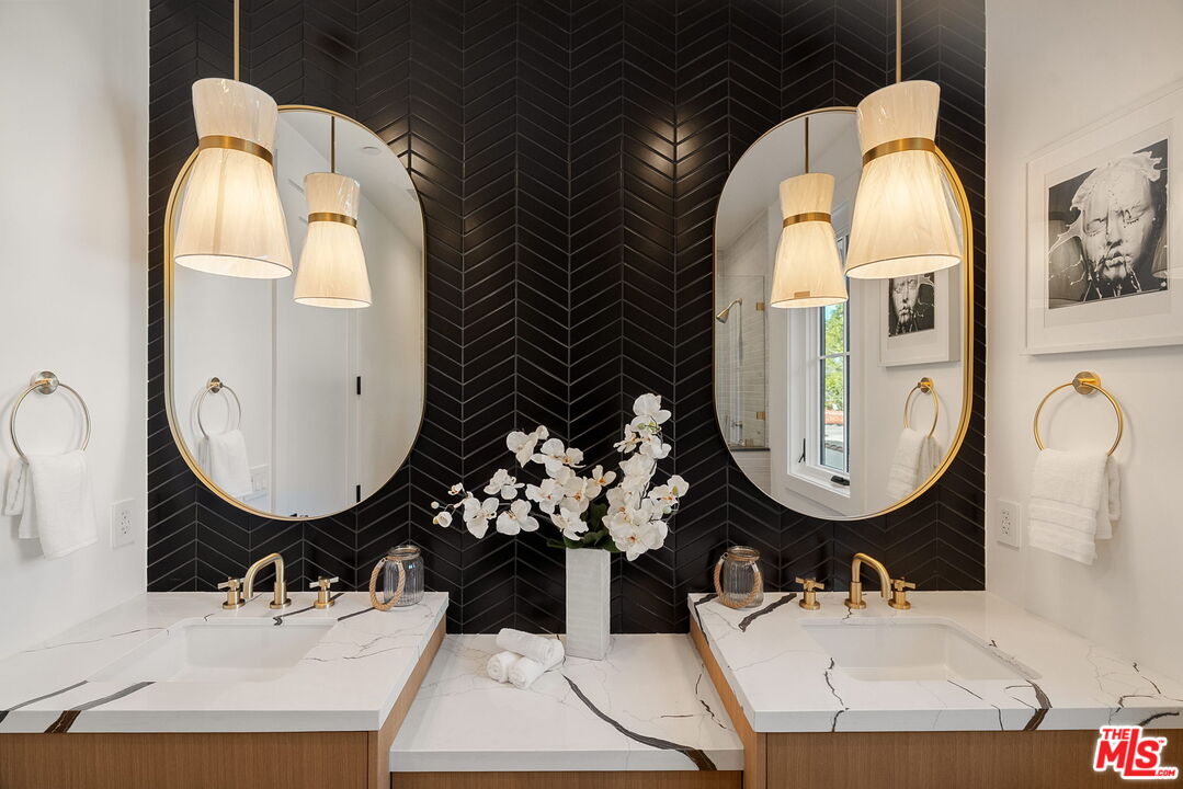 1823 S Shenandoah St