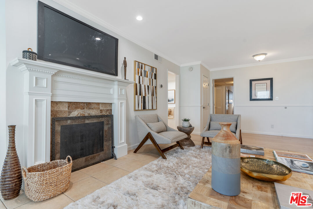 4350 Via Dolce Unit: 211