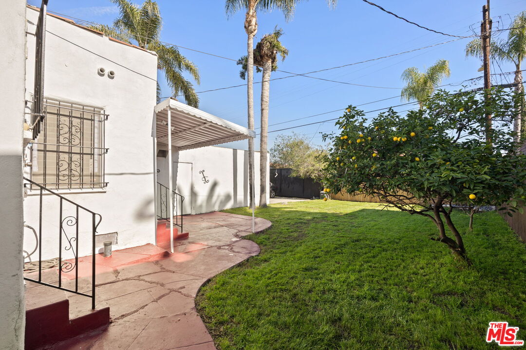 1562 S Crescent Heights Blvd