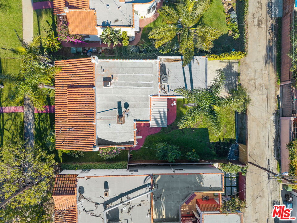 1562 S Crescent Heights Blvd