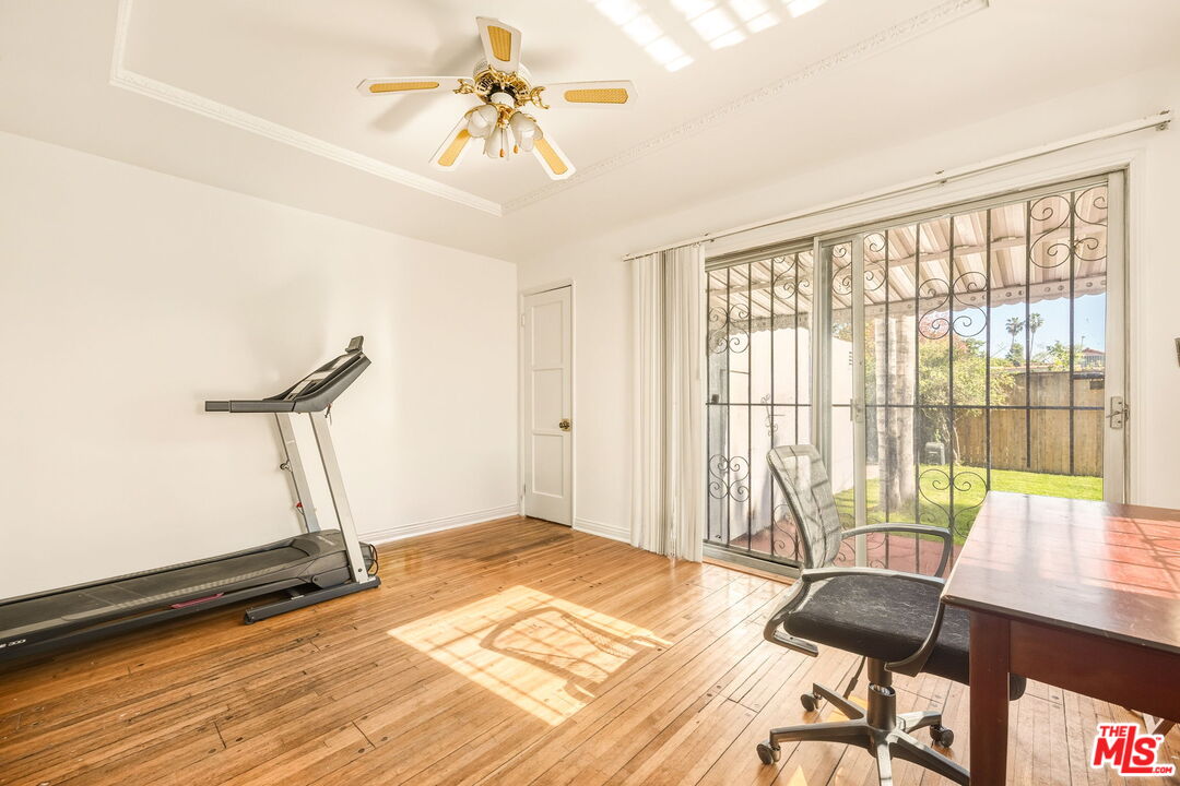 1562 S Crescent Heights Blvd