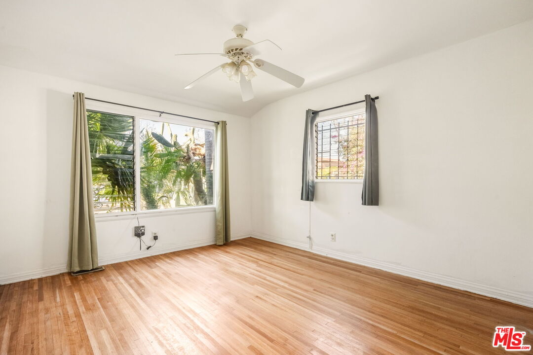 1562 S Crescent Heights Blvd