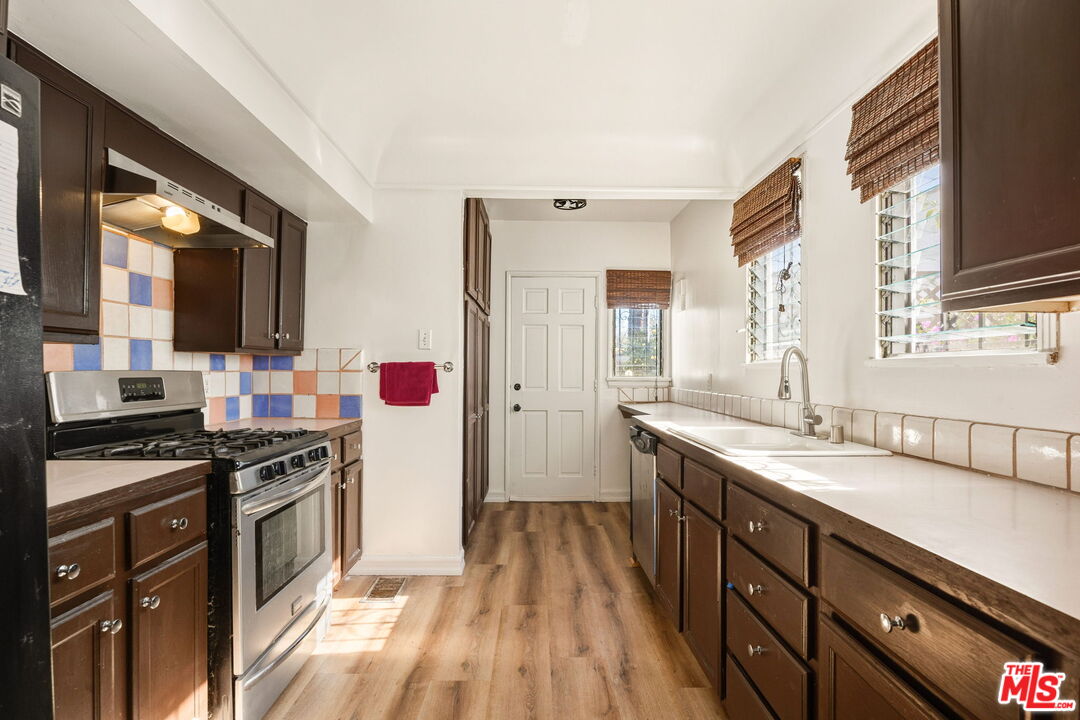 1562 S Crescent Heights Blvd