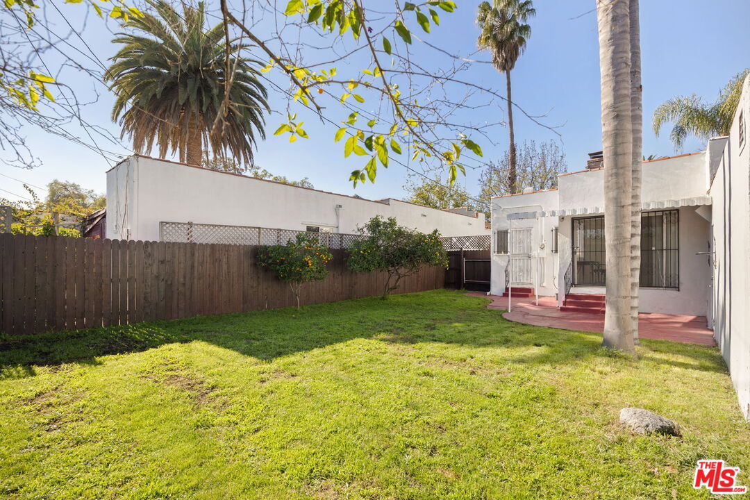 1562 S Crescent Heights Blvd