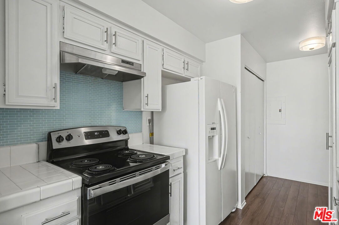 1340 S Beverly Glen Blvd Unit: 112