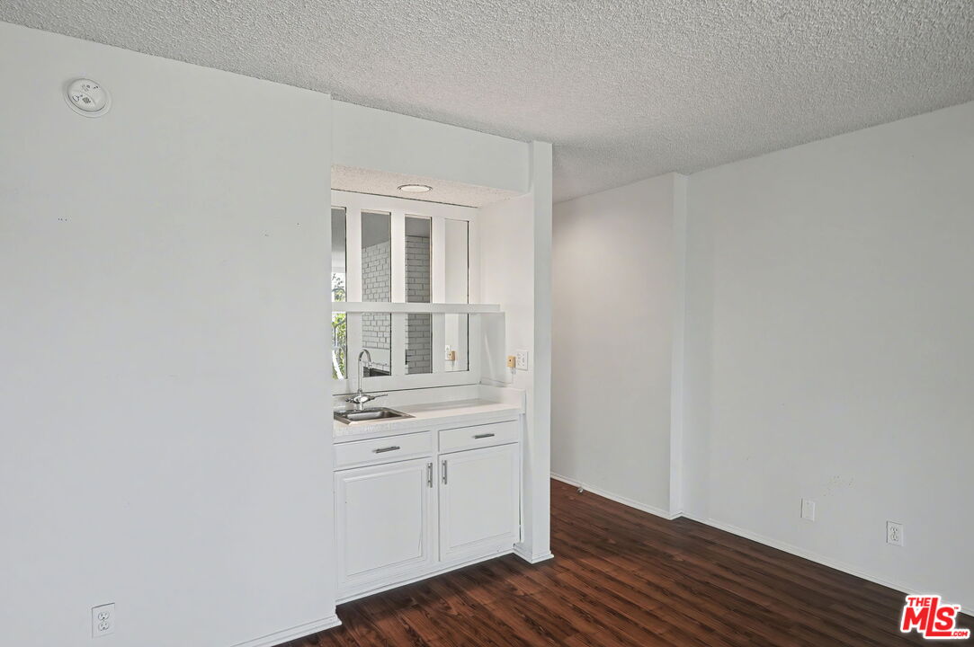 1340 S Beverly Glen Blvd Unit: 112
