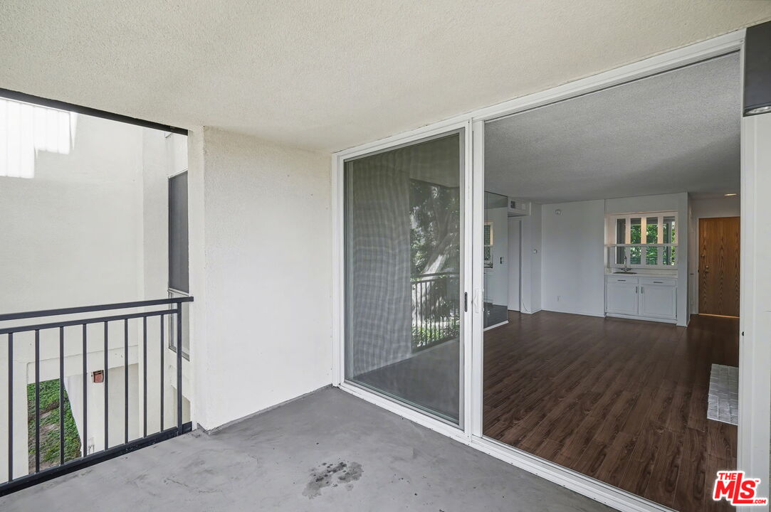 1340 S Beverly Glen Blvd Unit: 112