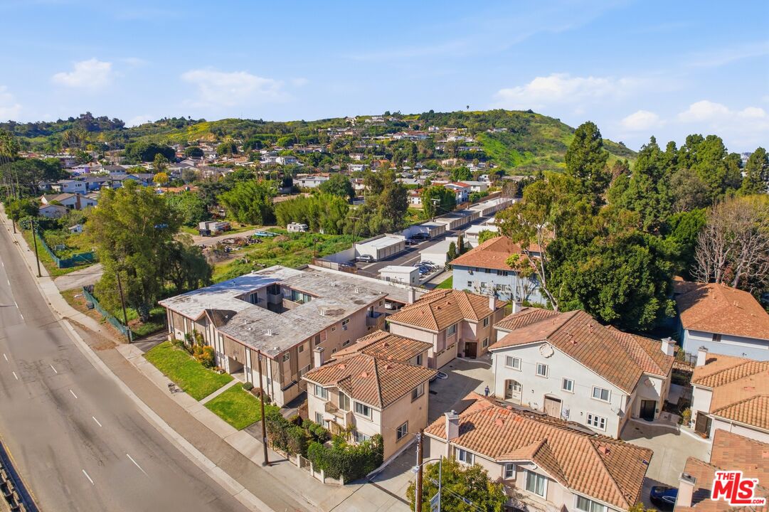 3695 S La Cienega Blvd