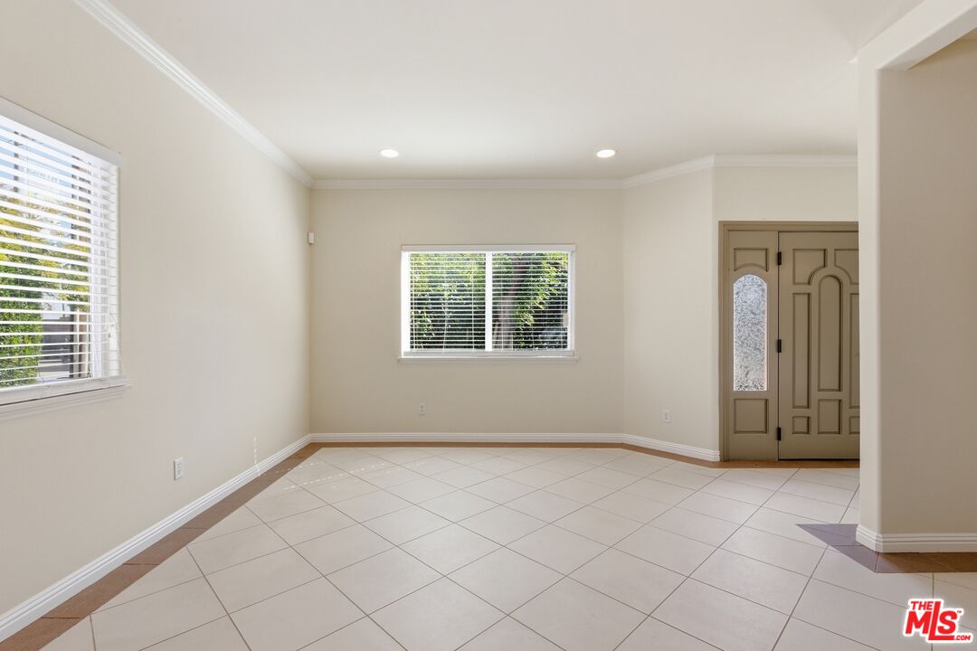 3695 S La Cienega Blvd