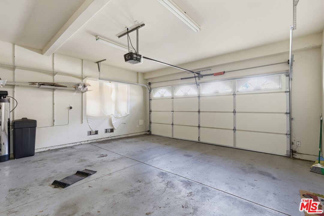 3695 S La Cienega Blvd