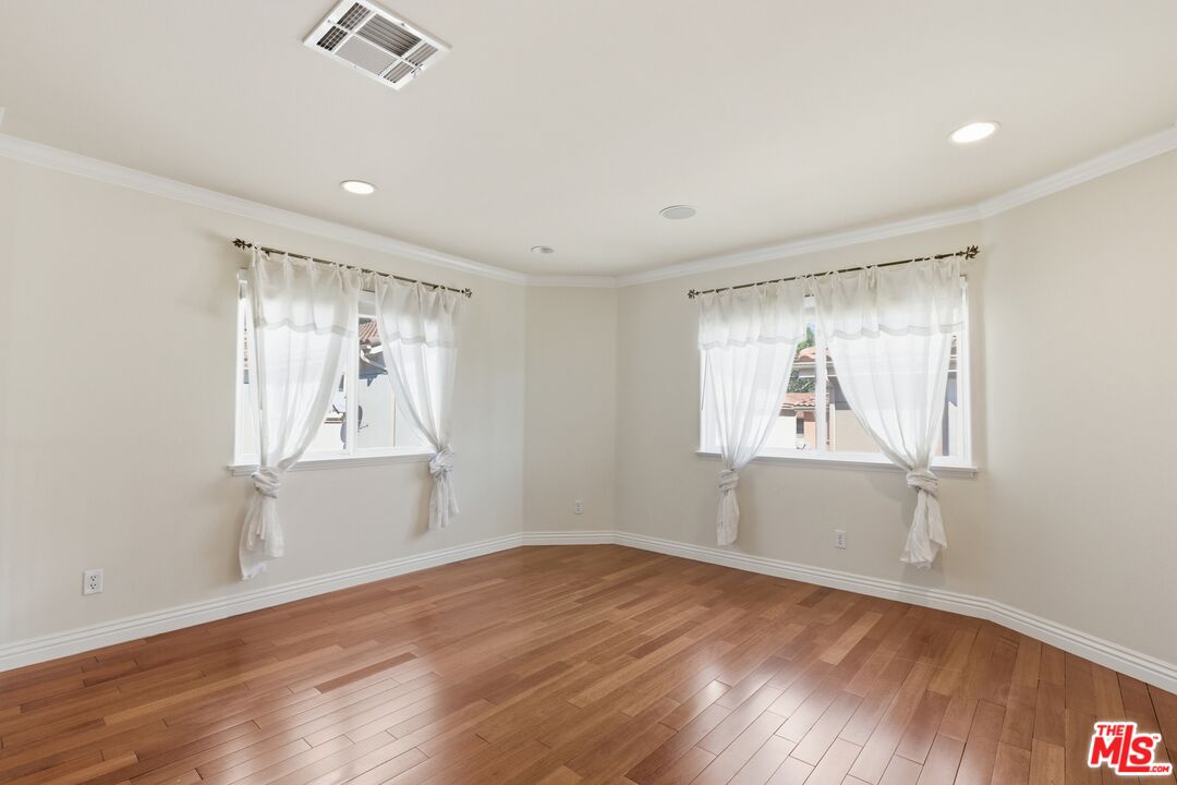 3695 S La Cienega Blvd