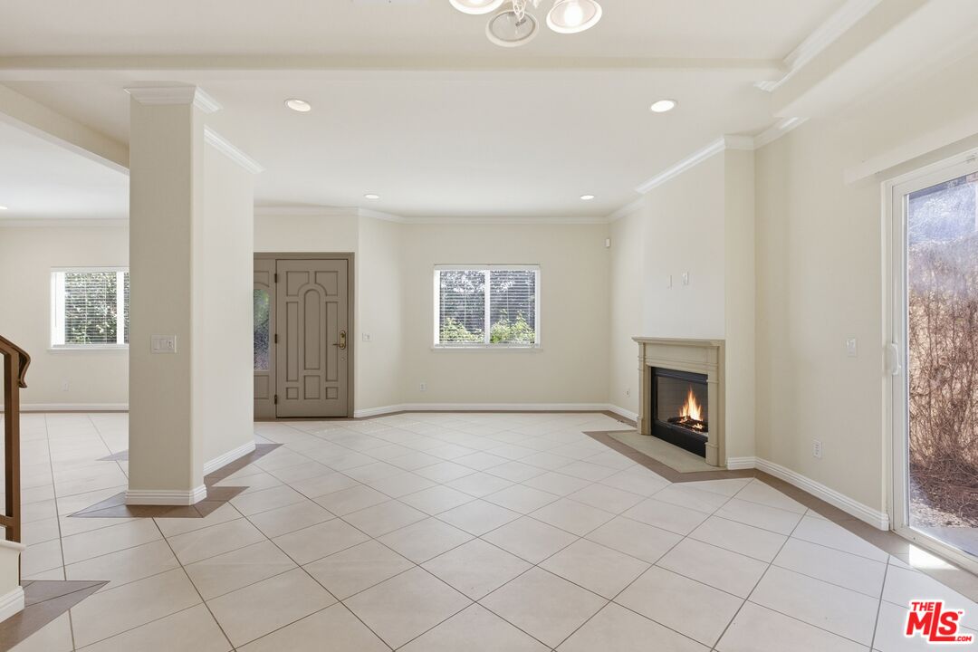 3695 S La Cienega Blvd