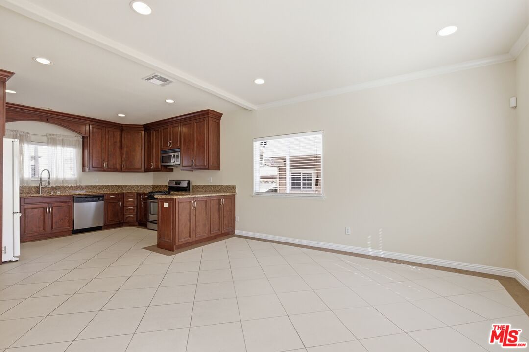 3695 S La Cienega Blvd