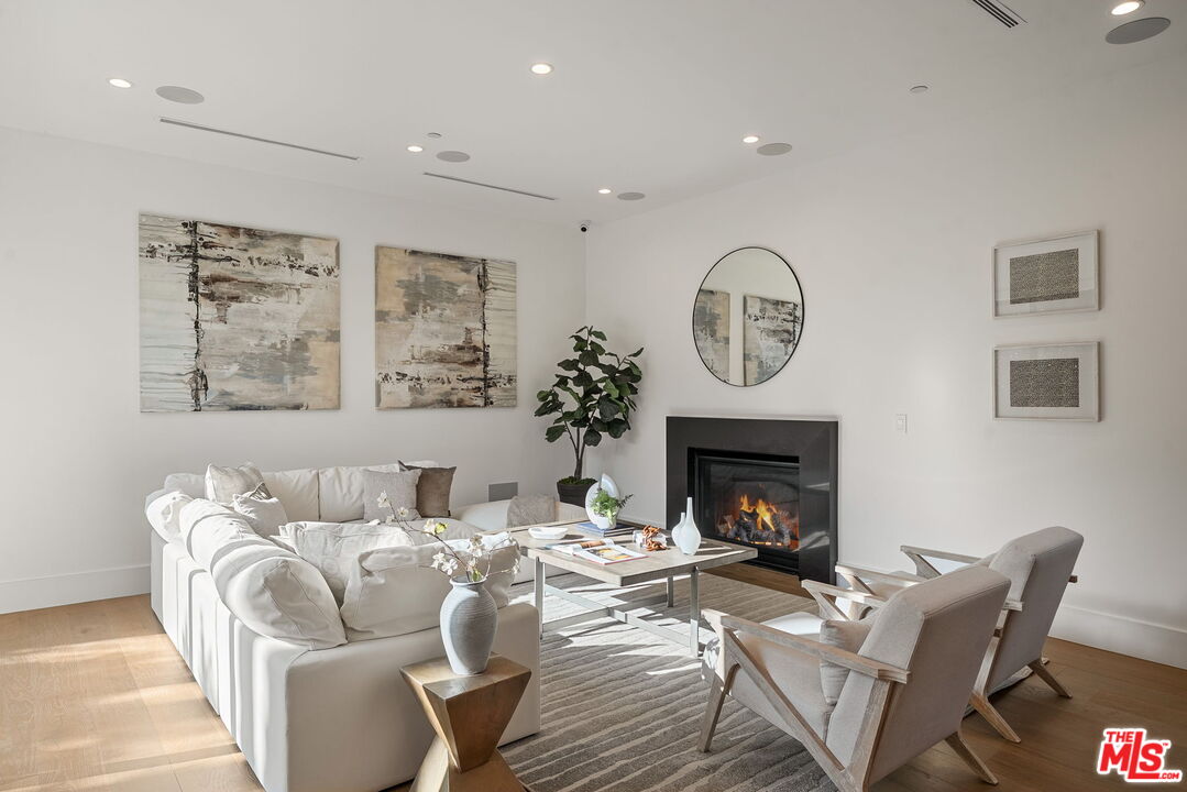 1823 S Shenandoah St