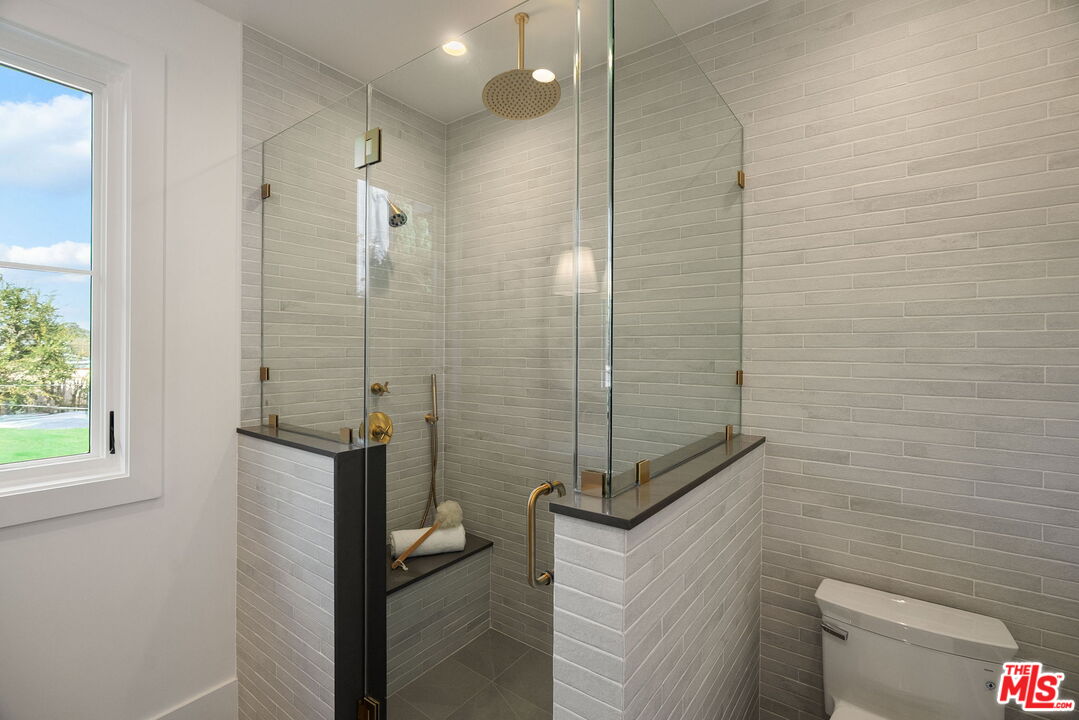 1823 S Shenandoah St