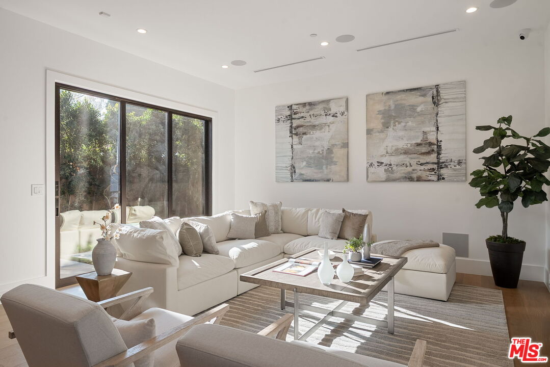 1823 S Shenandoah St