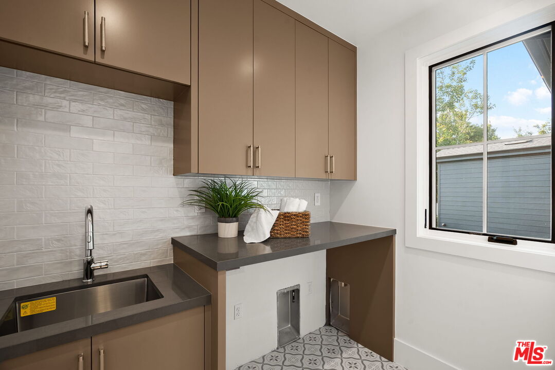 1823 S Shenandoah St