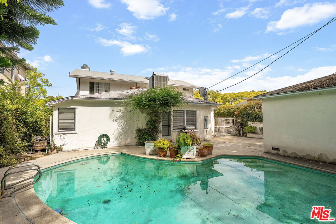2201 Hillsboro Ave